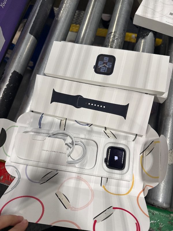 Photo 1 of Apple Watch SE (2nd Gen) [GPS 40mm] Smartwatch with Midnight Aluminium Case with Midnight Sport Band S/M. Fitness and Sleep Trackers
