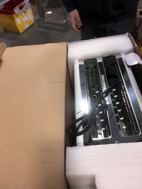 Photo 1 of ***USED***Pukomc Toaster 4 Slice with Wide Slots, 2 Long Slot Toaster for Bagels Waffles and Toast, 6 Browning Levels, Stainless Steel, Removable Tray, Cancel/Bagel/Defrost Functions, WT-8500 White (1400W)