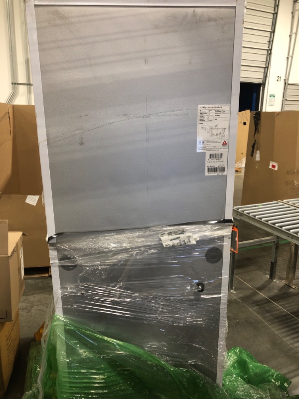 Photo 2 of ***SOLD FOR PARTS - FINAL SALE***
KoolMore KM-RMD12WH 12 Cu. ft. Commercial Reach in Refrigerator in White with Manual Defrost