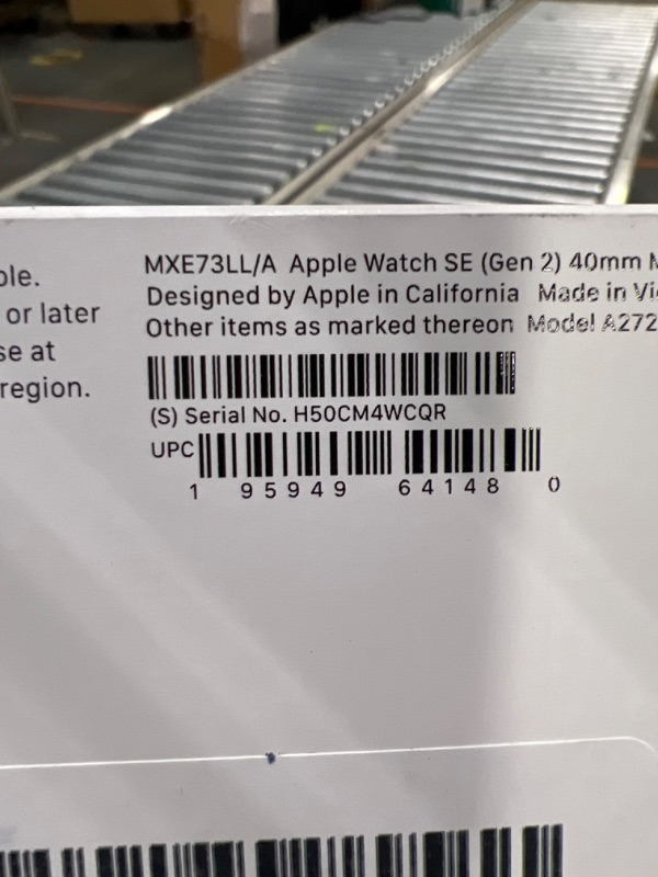 Photo 3 of  OPEN BOX Apple Watch SE 2nd Generation (GPS) 40mm Aluminum Case with Midnight Sport Band - S/M