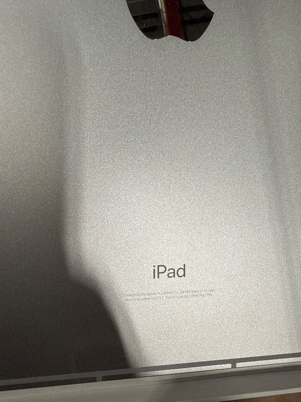 Photo 5 of Apple iPad (10th Generation): with A14 Bionic chip