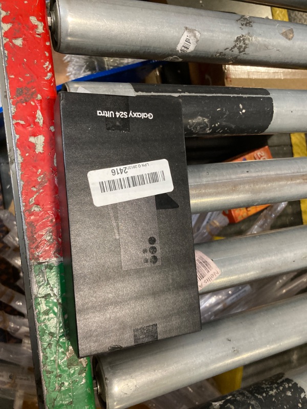 Photo 1 of SAMSUNG Galaxy S24 Ultra Cell Phone