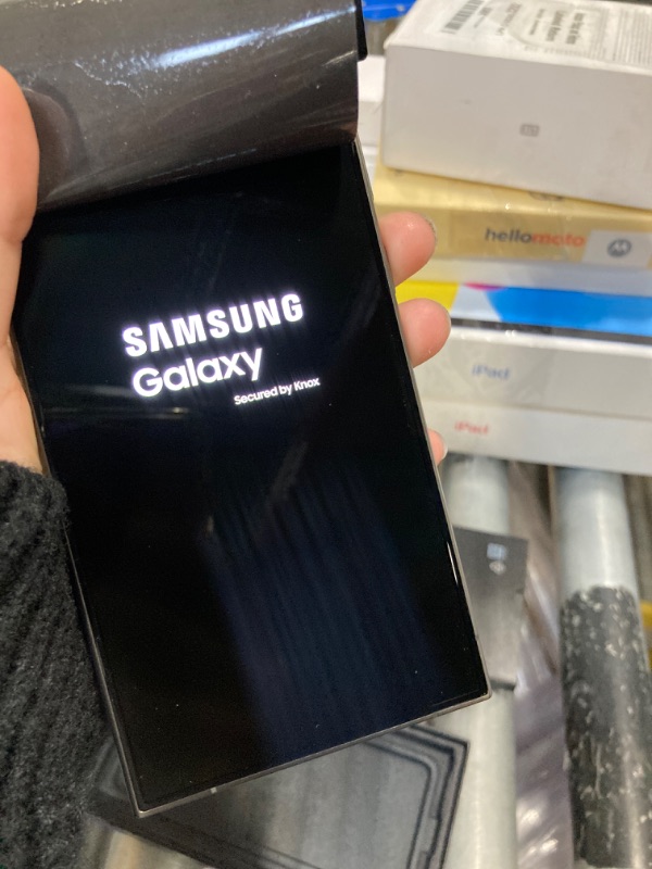 Photo 1 of SAMSUNG Galaxy S24 Ultra Cell Phone