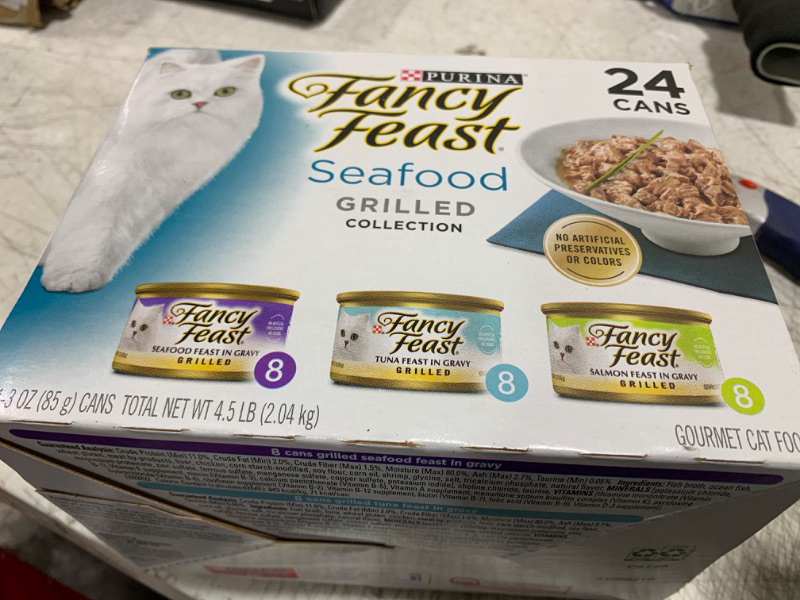 Photo 2 of Purina Fancy Feast Gravy Wet Cat Food Variety Pack, Seafood Grilled Collection - (24) 3 oz. Cans
Exp 08/2026