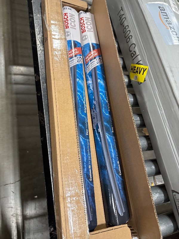 Photo 2 of BOSCH 22OE22OE ICON Beam Wiper Blades - Driver and Passenger Side - Set of 2 Blades (22OE & 22OE)