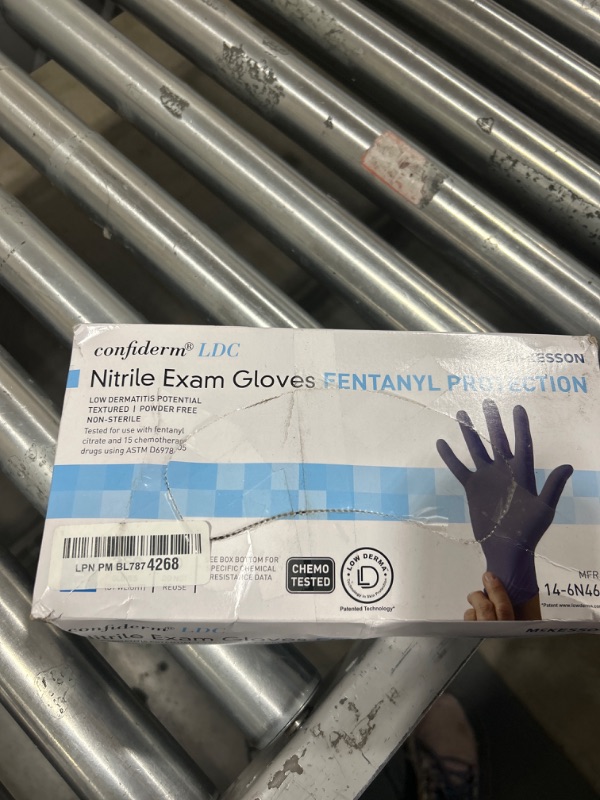 Photo 2 of McKesson Confiderm® 3.5C Nitrile Exam Glove, Large, Blue