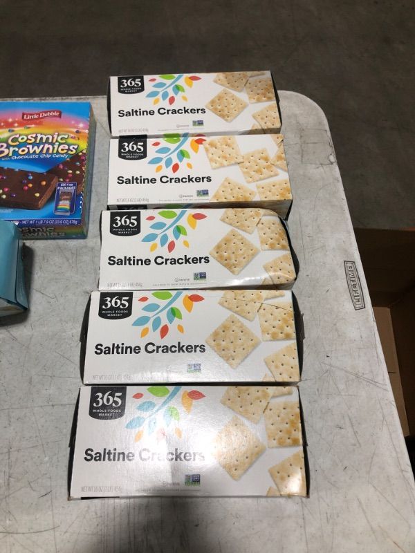 Photo 1 of  5--365 Everyday Value SALTINE CRACKERS 