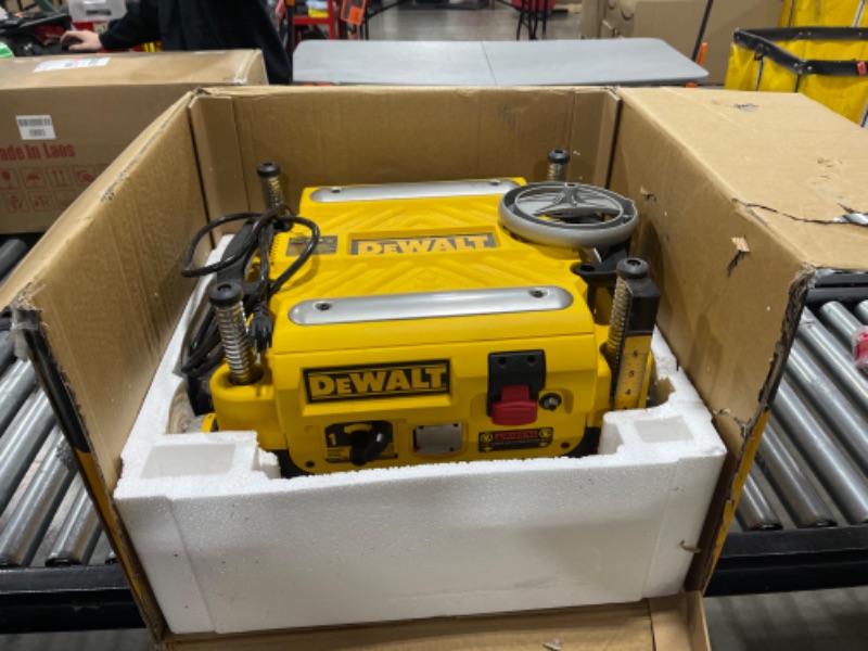 Photo 3 of DEWALT Planer, Thickness Planer, 13-Inch, 3 Knife for Larger Cuts, Two Speed 20,000 RPM Motor, Corded (DW735)