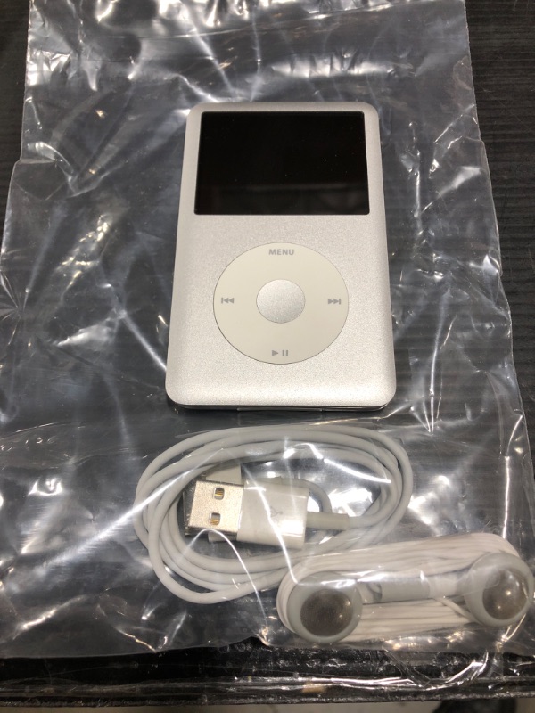 Photo 2 of  Apple iPod Classic 160 GB Silver 7th Gen
