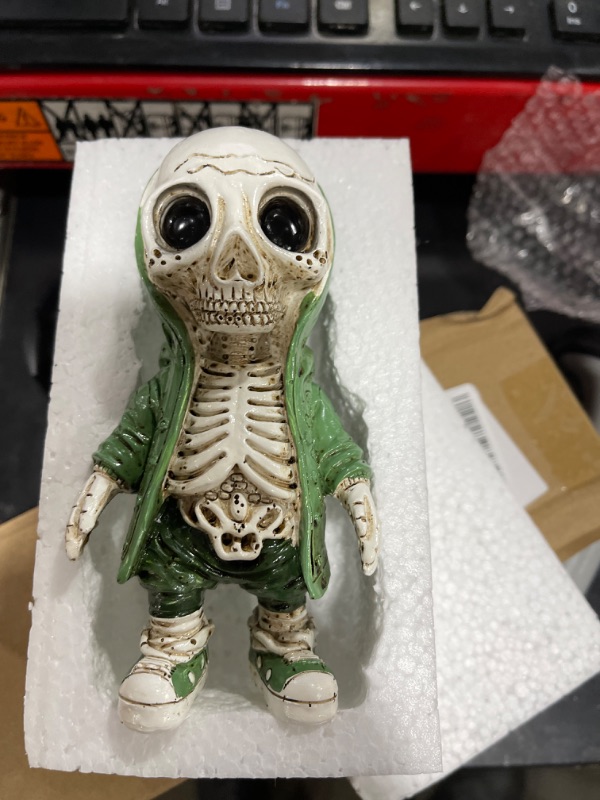 Photo 2 of Cool Skeleton Figurines,Resin Crafts Hip Hop Skull Boy Statue Gothic Sculpture ,Cute Skeleton Decor and Unique Halloween Skeleton Ornaments Decor Collectibles for Home Office Desk Decorations (Green)