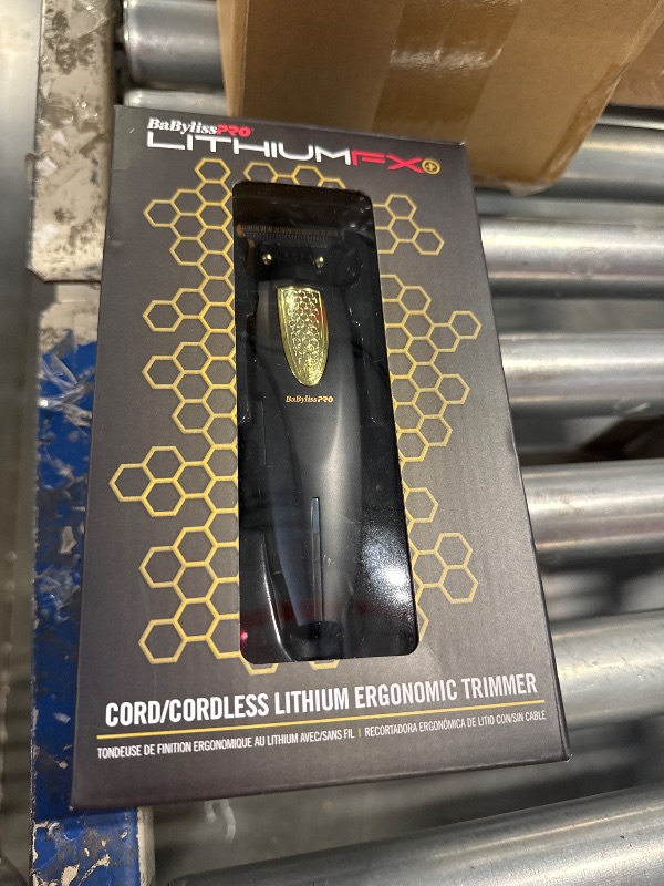 Photo 2 of BaBylissPRO Cord/Cordless LithiumFX+ Ergonomic Trimmer