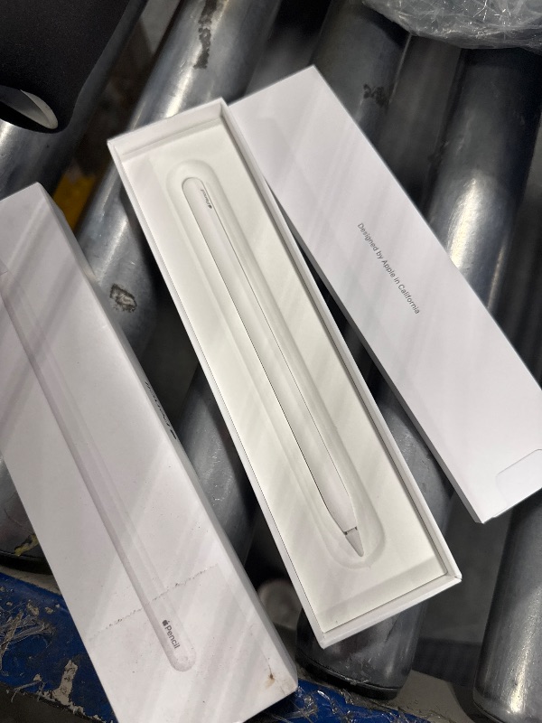 Photo 2 of Apple Pencil (2nd generation): Pixel-perfect precision and industry-leading low latency