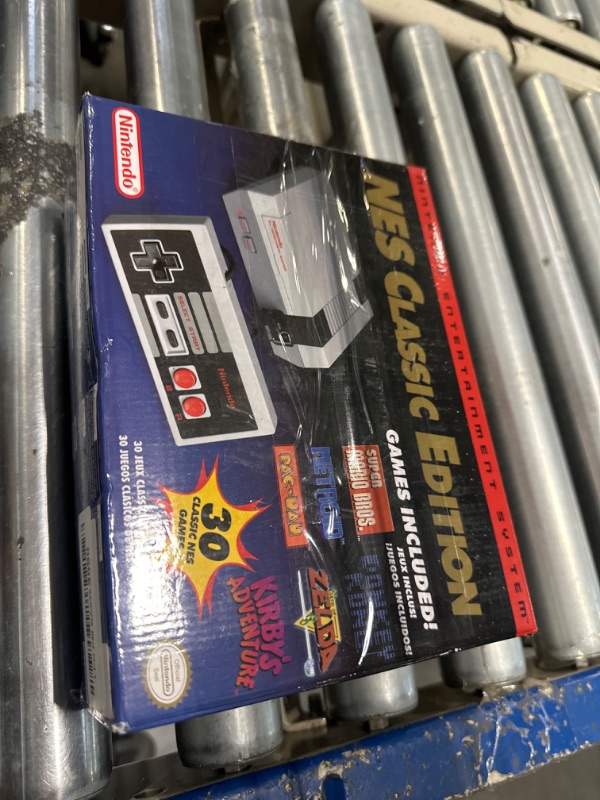 Photo 3 of Nintendo Entertainment System NES Classic Edition