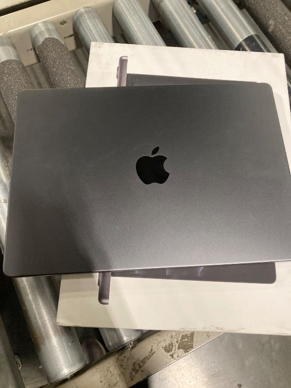 Photo 4 of ***USED****Apple 2024 MacBook Pro Laptop with M4 Max, 14?core CPU, 32?core GPU: Built for Apple Intelligence, 14.2-inch Liquid Retina XDR Display, 36GB Unified Memory, 1TB SSD Storage; Space Black