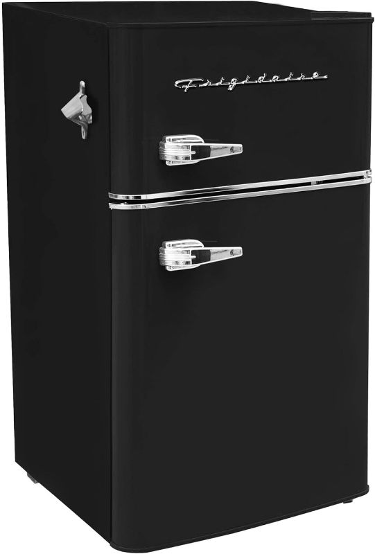 Photo 1 of ***NO RETUR*** Frigidaire Retro Compact Fridge Freezer Combo, 3.1 cu. ft. Capacity, Small Top Freezer Refrigerator, Mini Fridge with Built-in Bottle Opener – 19”"D x 20.5"W x 33.5"H (Black)
