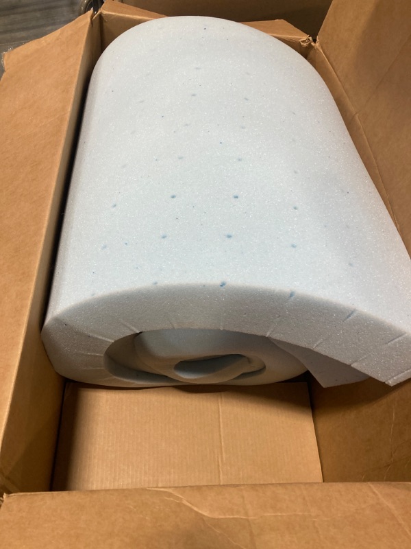 Photo 2 of ****USED****SIMILAR****LINENSPA Memory Foam Mattress Topper - 3 Inch Gel Infused Memory Foam - Plush Feel - Cooling and Pressure Relieving - CertiPUR Certified - Dorm Room Essentials - Queen Size https://a.co/d/6tubdFG