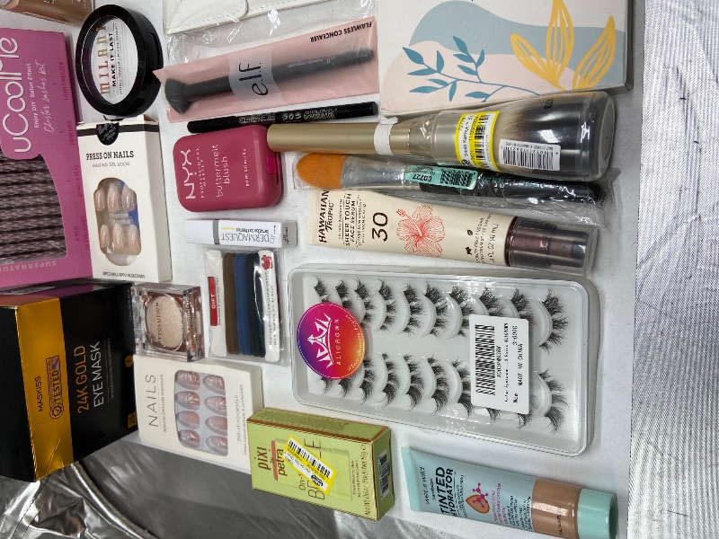 Photo 3 of 30 Item Miscellaneous Brand Name Cosmetics New