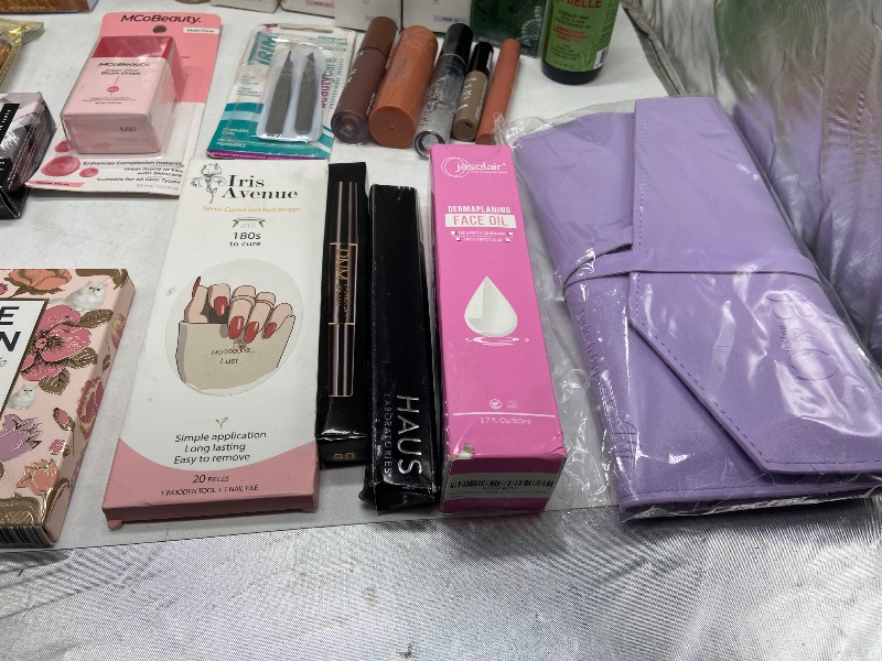 Photo 3 of 26 Item Miscellaneous Brand Name Cosmetics New