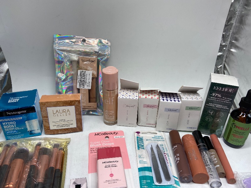 Photo 2 of 26 Item Miscellaneous Brand Name Cosmetics New