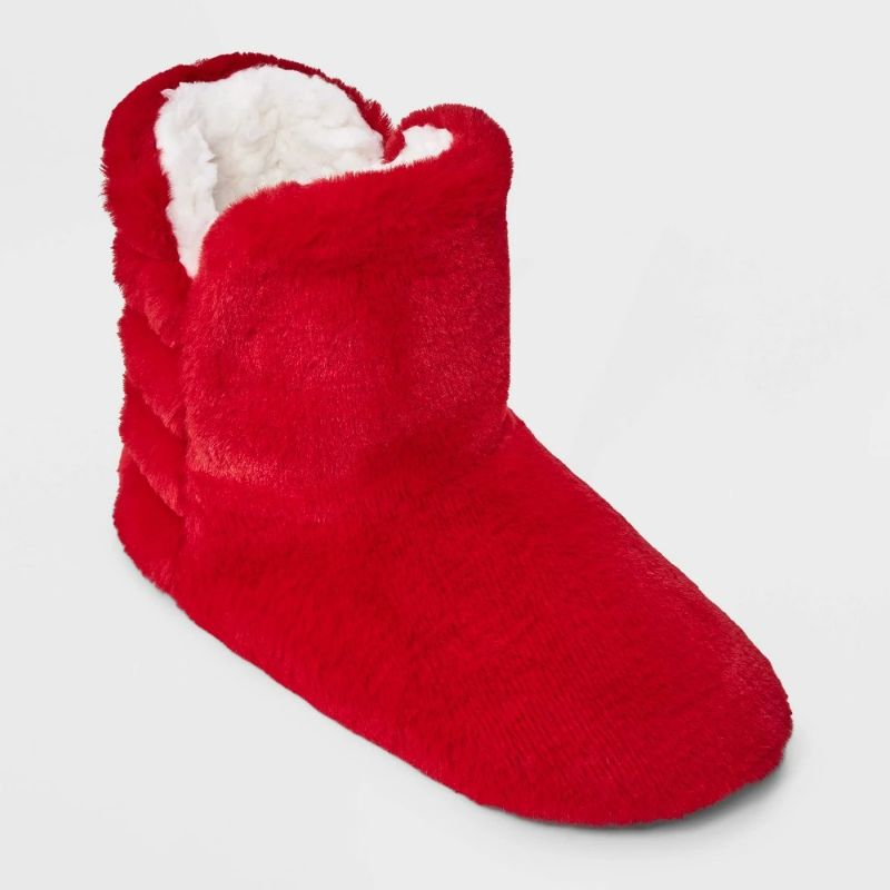 Photo 1 of Women's Quilted Faux Fur Booties with Grippers - Auden™ Red S/M