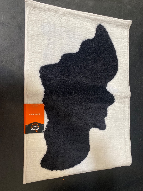 Photo 1 of Halloween bat bath rug  