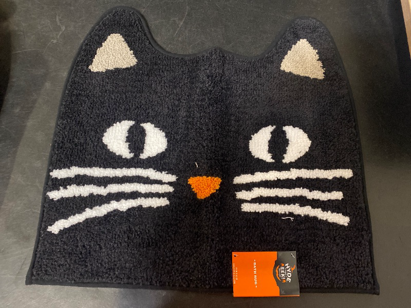 Photo 1 of Halloween cat bath mat 