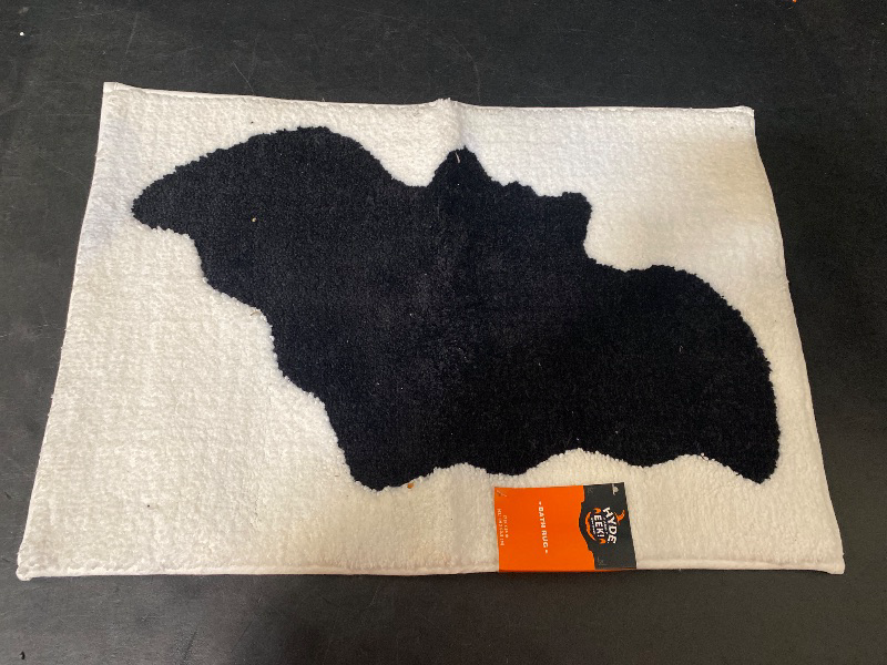 Photo 1 of halloween bat bathroom mat 