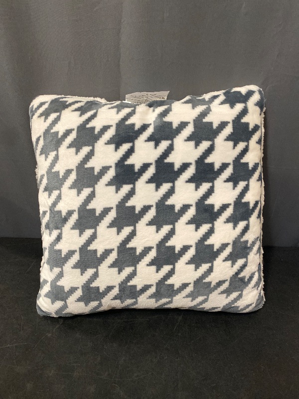 Photo 1 of threshold pillow 