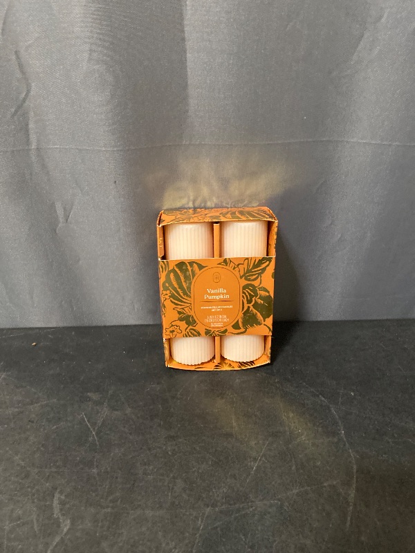 Photo 1 of Halloween candle vanilla pumpkin 