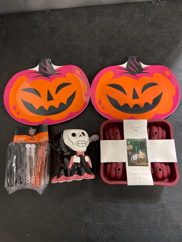 Photo 1 of 5 Item Seasonal & Party Supplies Bundle