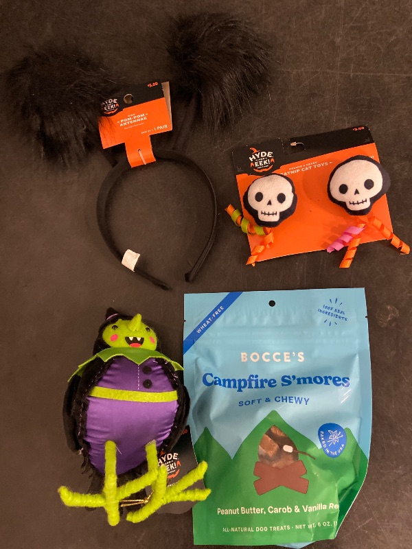 Photo 1 of 4 Item Seasonal & Party Supplies, Pet Supplies