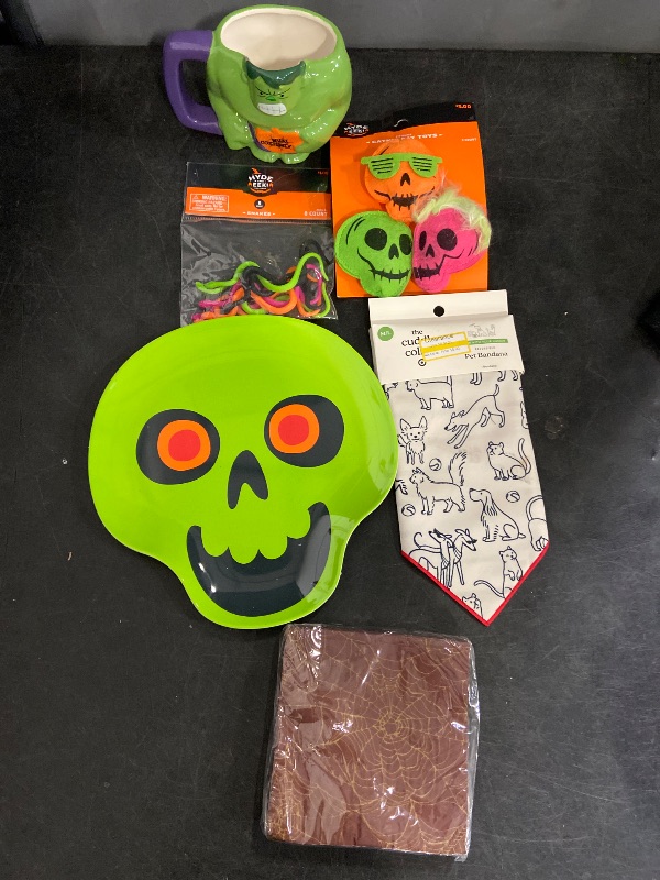 Photo 1 of 6 Item Seasonal & Party Supplies, Kitchen & Dining, Pet Supplies | 1 Plate, 1 Cup, 3 Pet Toys, 20 Napkins, 8 Snake Toys, 1 Pet Bandana