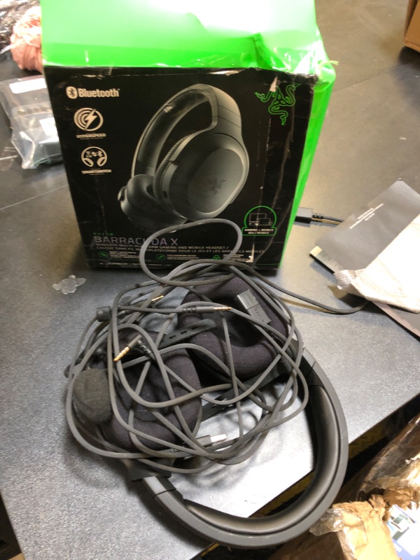 Photo 2 of Razer Barracuda X Wireless Gaming and Mobile Headset (PC