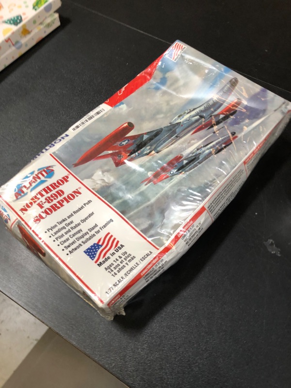 Photo 2 of Northrop F-89D Scorpion 1/77 Plastic Model Kit Atlantis Made in The USA