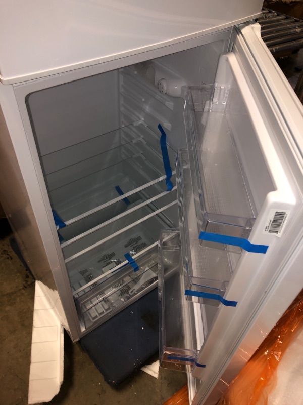 Photo 7 of *** DISTINCT ODOR EMANATING FROM INSIDE FRIDGE / VISIBLE DENTS ON PRODUCT*** West Bend Apartment Refrigerator Freestanding Slim Design Full Fridge with Top Freezer for Condo, House, Small Kitchen Use, 7.4-Cu.Ft, White
