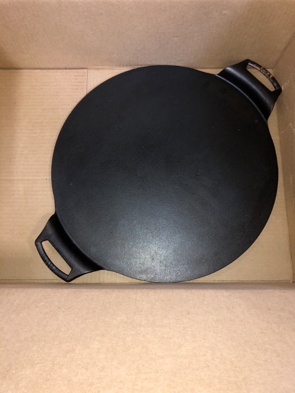 Photo 2 of Lodge Cast Iron Pizza Pan, 15 inch