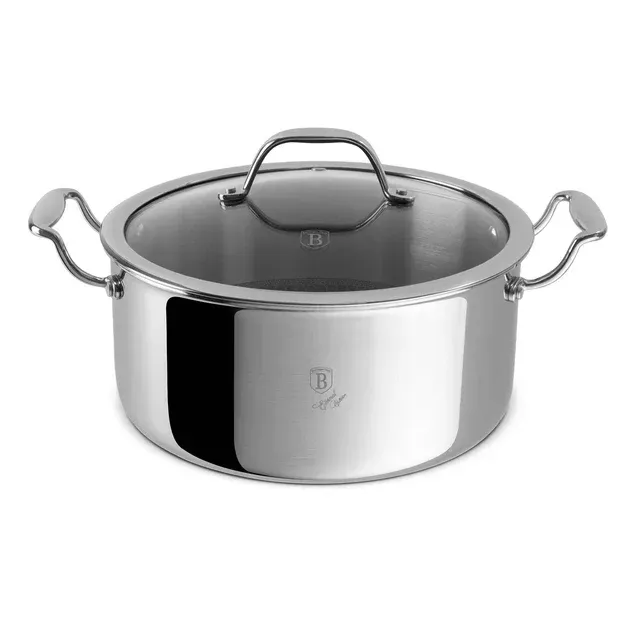 Photo 1 of Stainless steel saucepan with lid 24cm
