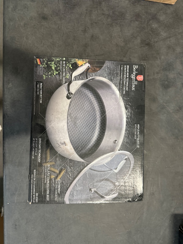 Photo 1 of Stainless steel saucepan with lid 91 FL OZ