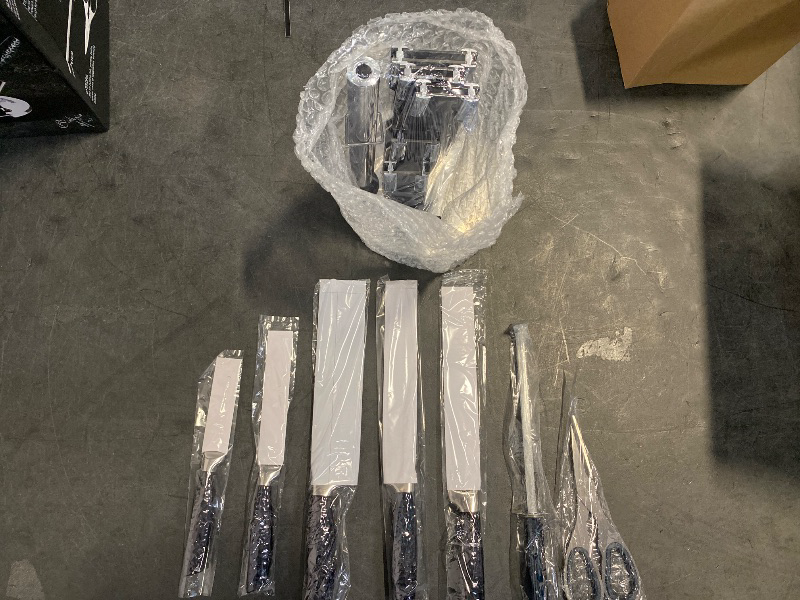 Photo 1 of 8-piece kitchen knife set with acrylic stand
