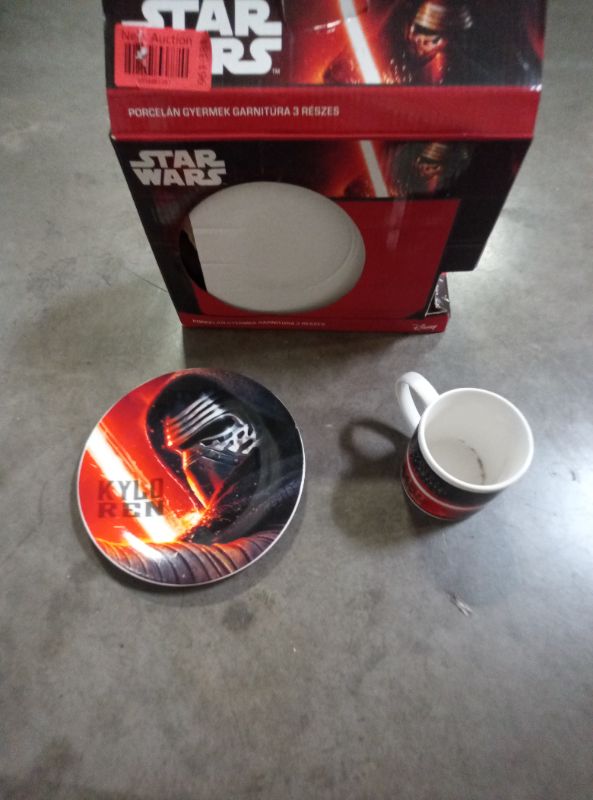 Photo 1 of 3-Piece Children Breakfast Porcelain Set Star Wars Kylo Ren
