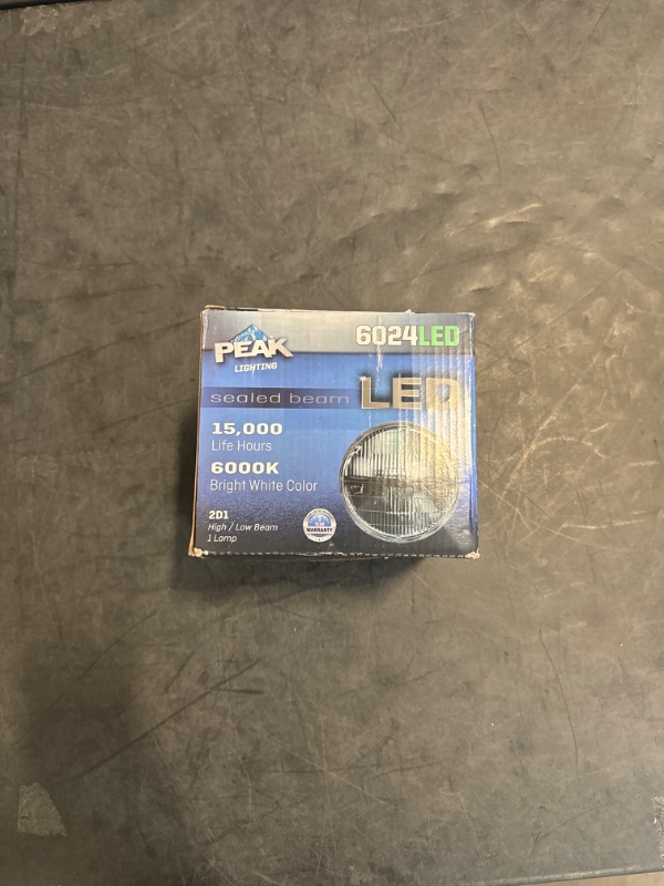 Photo 1 of PEAK H6024 Sealed Beam 6000K LED Headlight