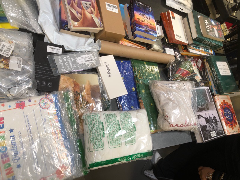 Photo 1 of  small items pack