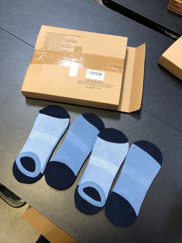 Photo 1 of EnerWear 24 pack Men's Socks Blue (size 9-11)