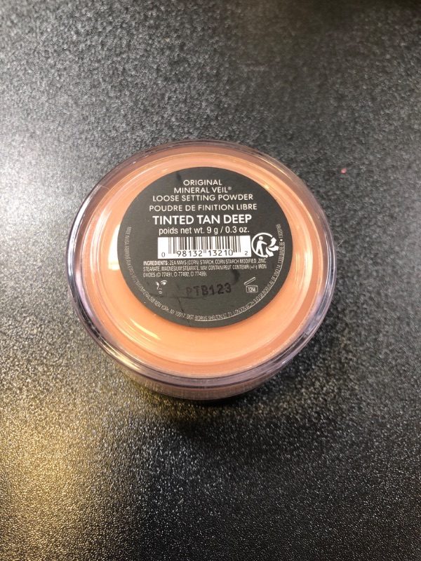 Photo 2 of bareMinerals Mineral Veil® Talc Free Loose Setting Powder