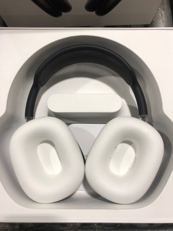 Photo 4 of Apple AirPods Max Wireless Over-Ear Headphones