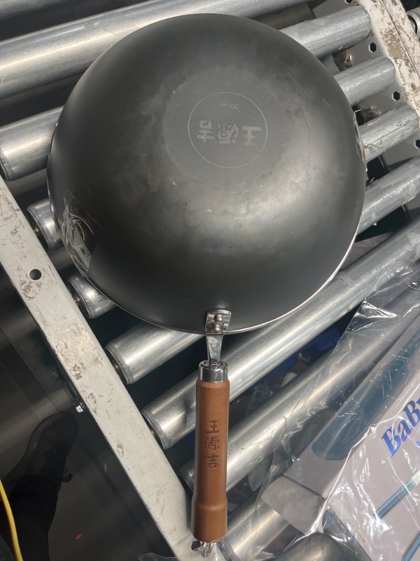 Photo 3 of **MINOR DAMAGE*** 
WANGYUANJI Carbon Steel Wok Pan, 12" Woks and Stir Fry Pans with Lid,No Chemical Coated Iron Wok for Induction, Electric, Gas, Halogen All Stoves-Practical Iron Wok