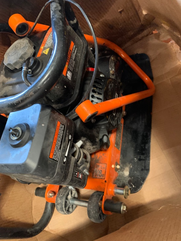 Photo 4 of ***PARTS ONLY***VEVOR Plate Compactor,2.8HP 78.5cc Gas Engine, 5600VPM Force Vibratory Compaction Tamper,1920LBS Compactor with 18.7 x 11.8 in Plate for Walkways,Patios,Asphalts,Paver Landscaping,EPA Compliant
