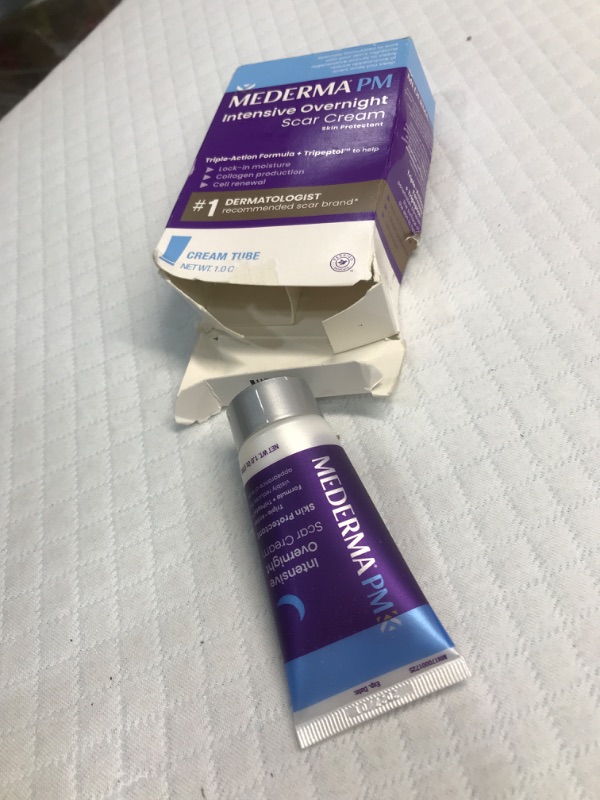 Photo 2 of  Mederma PM Intensive Overnight Scar Cream, Works with Skin's Nighttime Regenerative Activity, Clinically Shown to Make Scars Smaller and Less Visible, 1.0 Oz (28g)