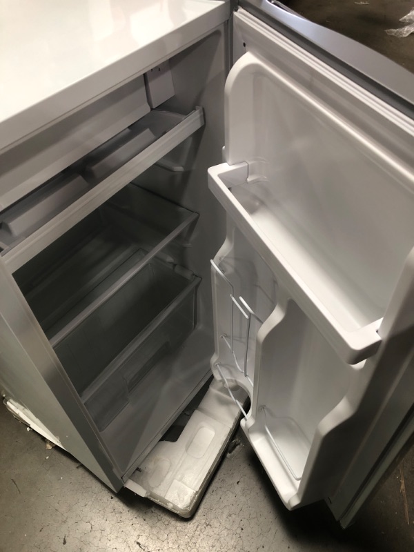 Photo 3 of ***NONREFUNDABLE - MAJOR DAMAGE - FOR PARTS ONLY - SEE COMMENTS***
BLACK+DECKER BCRK32W Compact Refrigerator Energy Star Single Door Mini Fridge with Freezer, 3.2 Cubic Ft., White