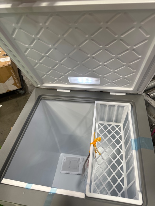 Photo 1 of *POWERS ON**Midea Chest Freezer, 5.0 Cubic Feet, White


